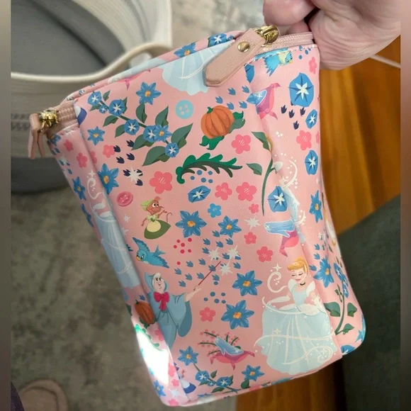 EUC Disney Baby x Petunia Pickle Bottom Cool Pixel Plus Cinderella Bag - Picture 6 of 7